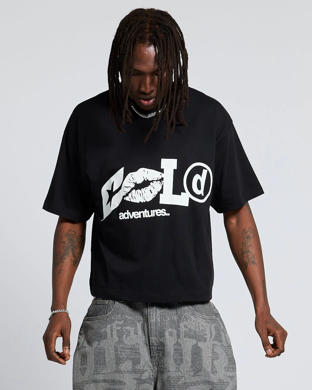 ADVENTURES TEE BLACK & WHITE - Image 3