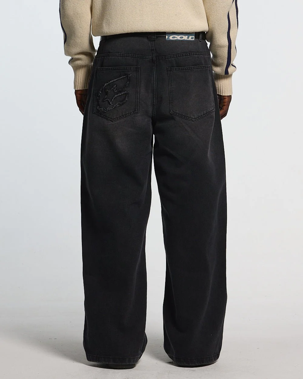 C V2 DIRTY PANTS BLACK - Image 3