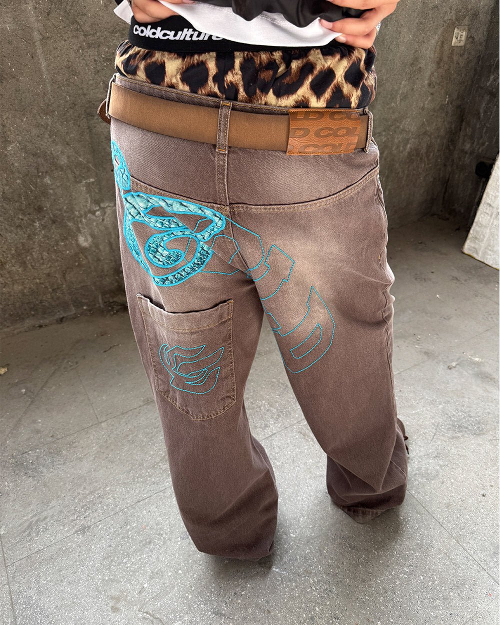 COLLEGE V3 PANTS LIGHT BROWN - Image 9