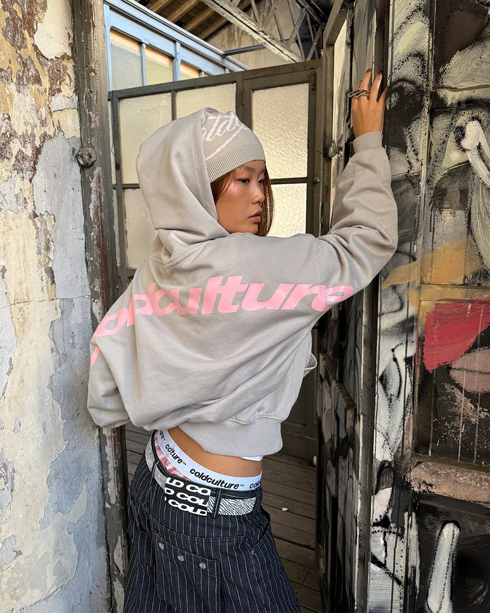 CURVED HOODIE GREY - Image 7