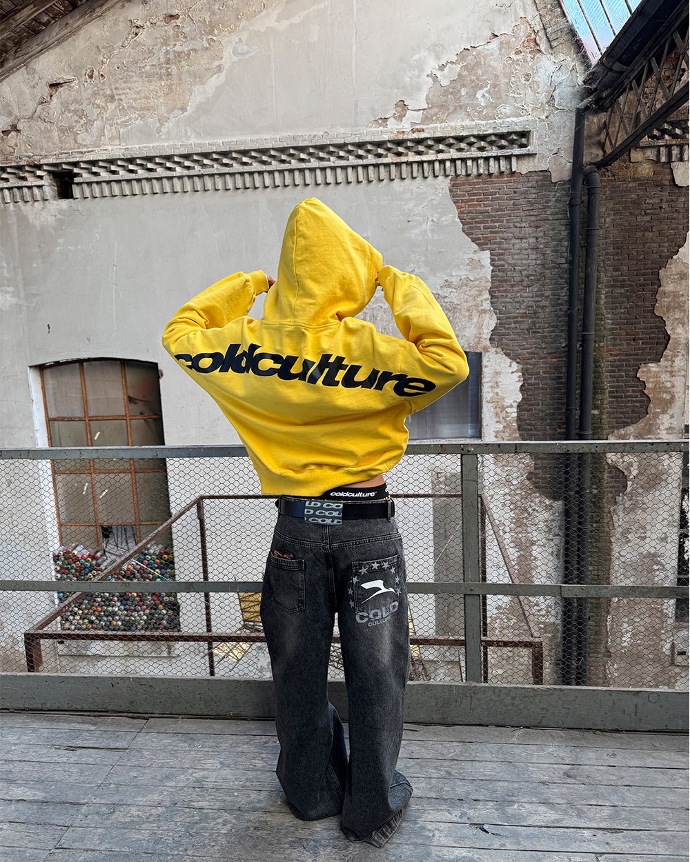 CURVED HOODIE YELLOW - Image 7