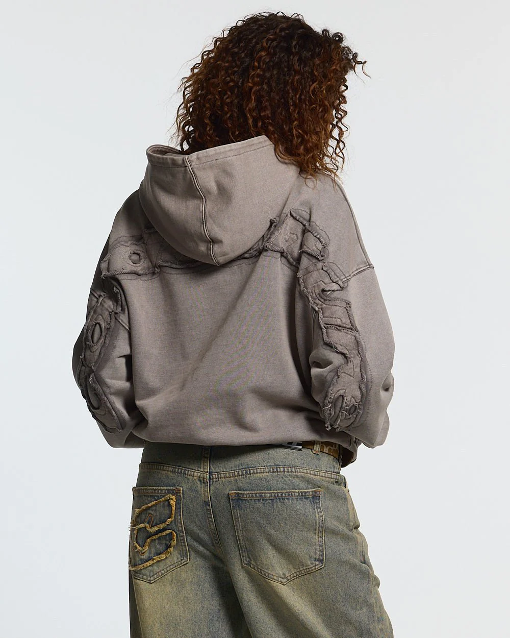DISTRESS CURVED HOODIE GREY - Image 5