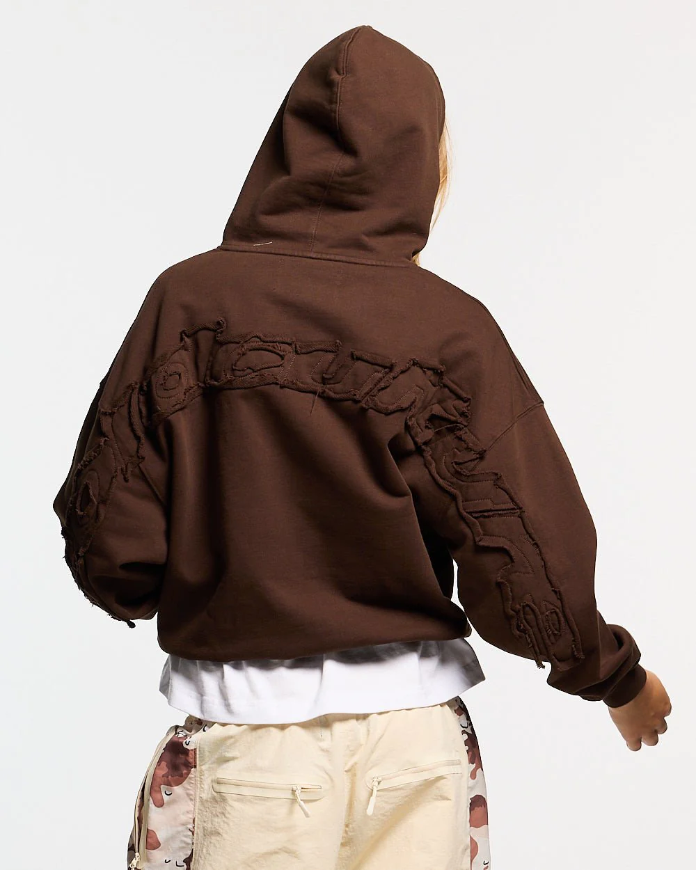DISTRESS CURVED HOODIE BROWN - Image 5