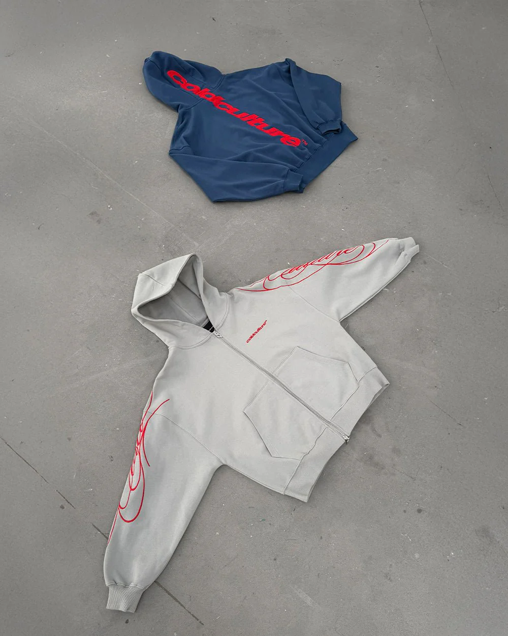NEW SCRIPT ZIP HOODIE GREY & RED - Image 11