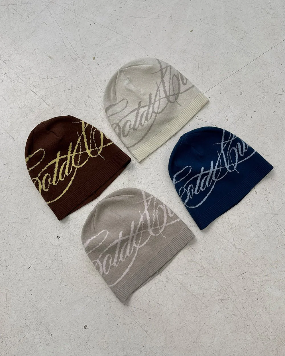 SCRIPT BEANIE BEIGE - Image 4