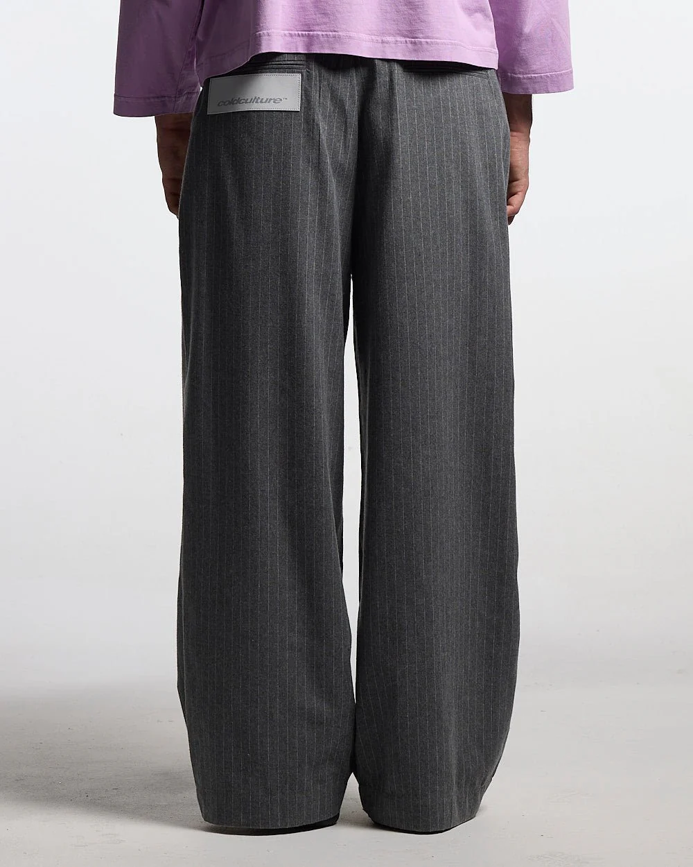 SEAM EFFECT LINE PANTS GREY - Image 3