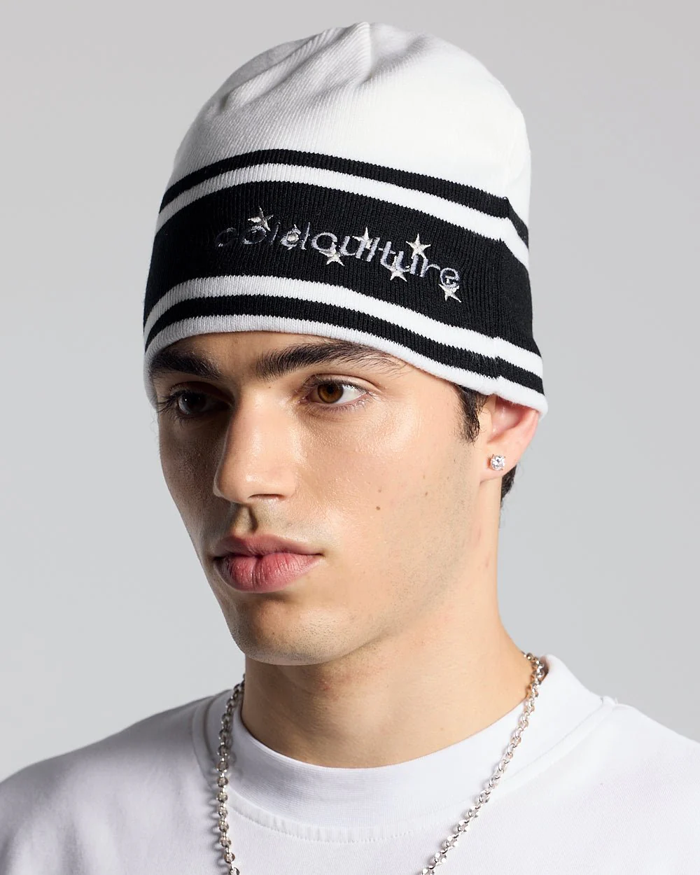 STARS STRAP BEANIE WHITE - Image 3