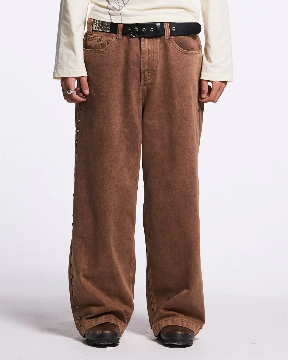 STUDS PANTS BROWN DENIM - Image 4