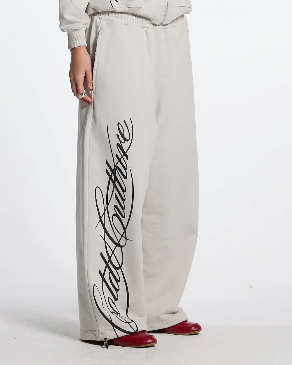 SCRIPT SWEATPANTS LIGHT GREY - Image 3