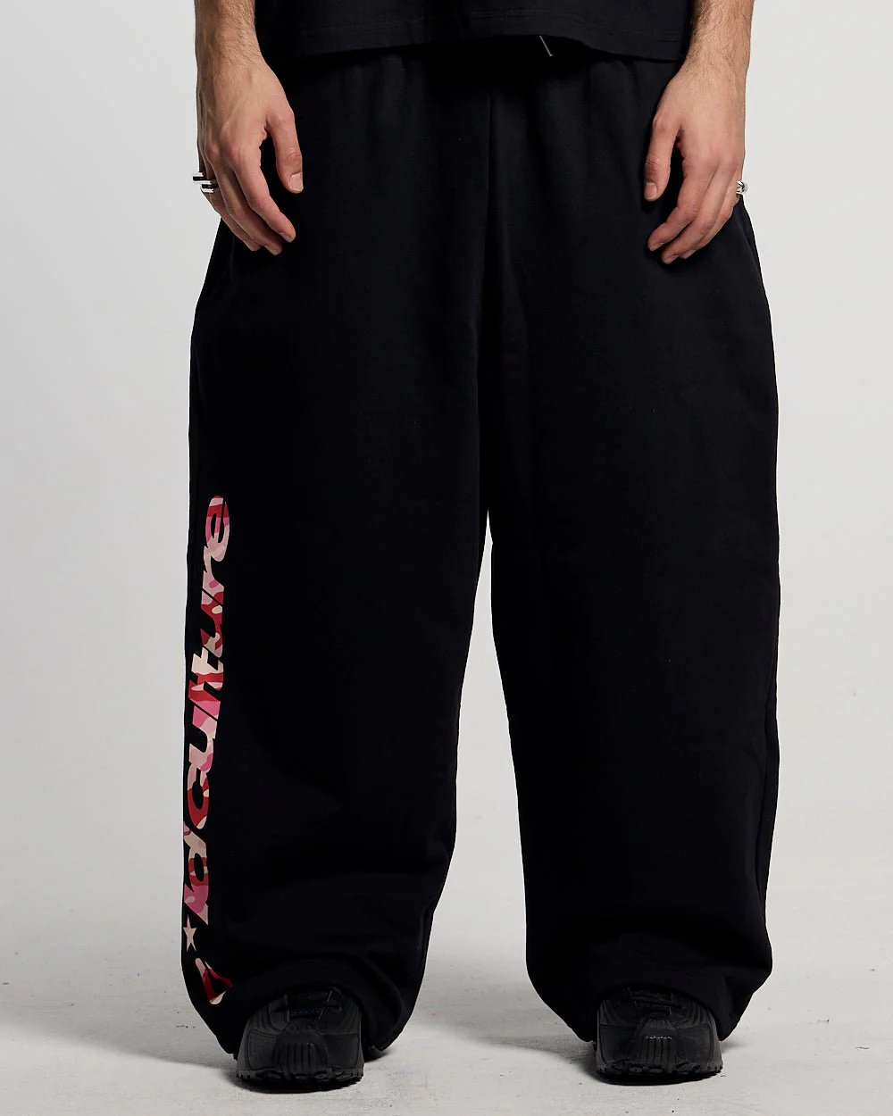 WILD CAMO SWEATPANTS BLACK - Image 3